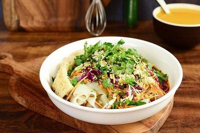 魏家涼皮縣級(jí)怎么加盟?雙遼市開店前期投入200萬以上